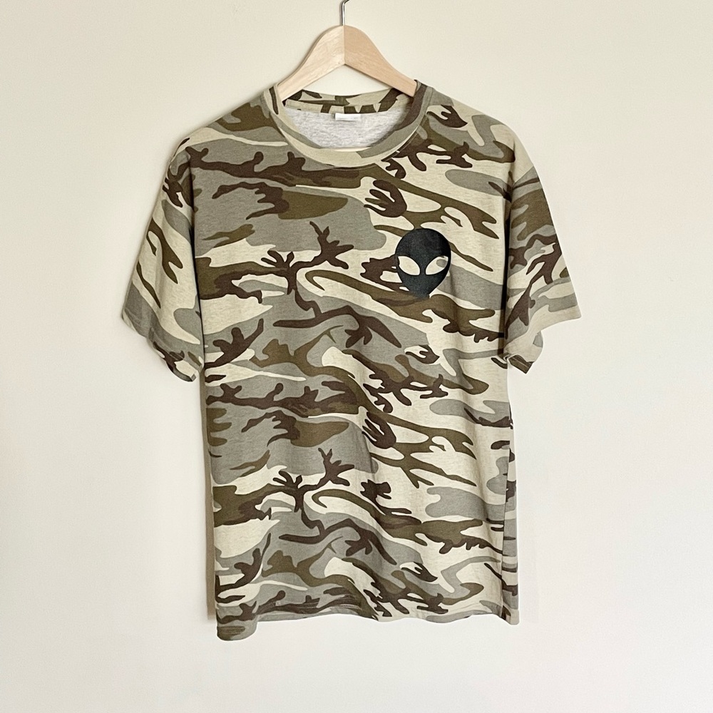 NEW Camo Alien Area 21 Double Sided Graphic T Shirt Adult size Medium